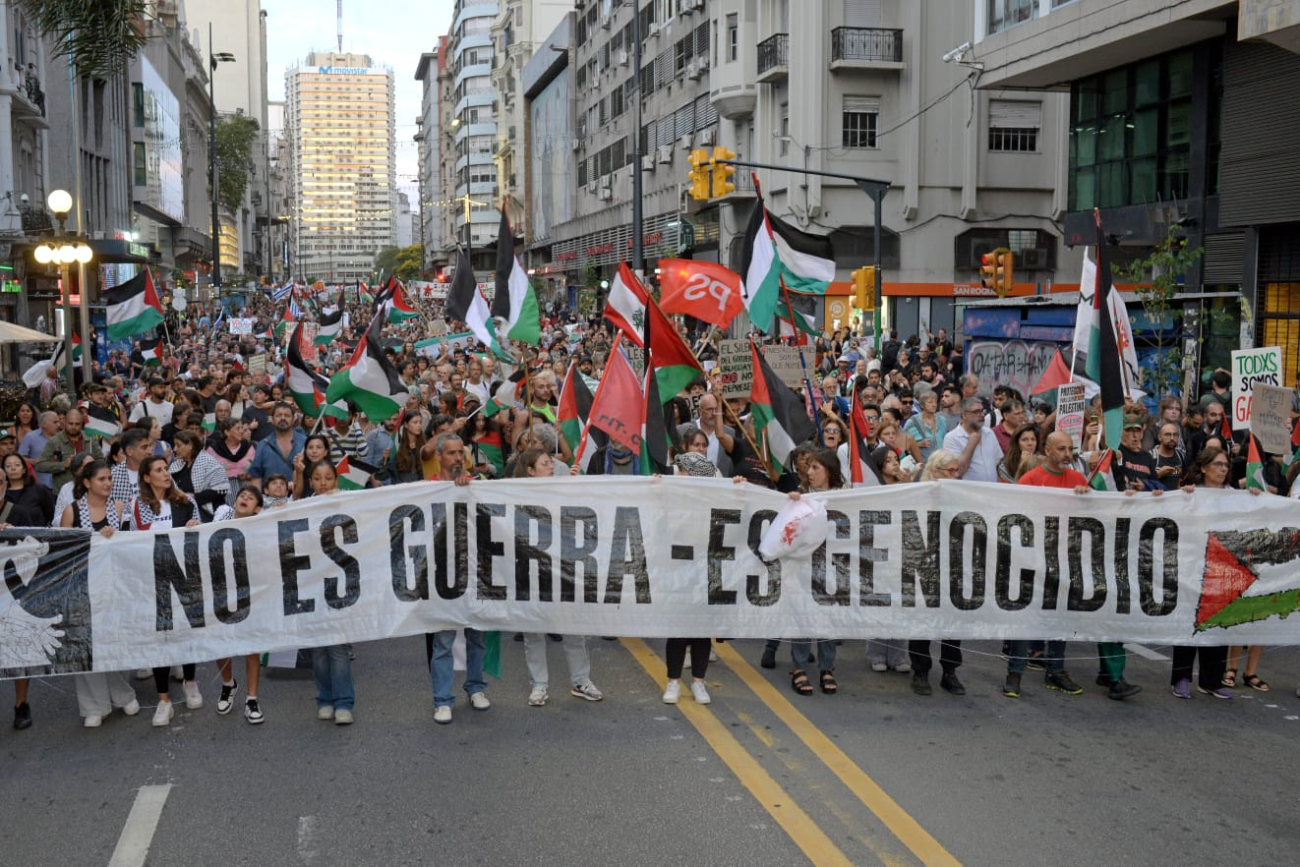Miles de uruguayos y uruguayas marcharon contra el genocidio en ...